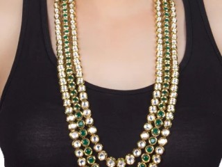 three-lined-uncut-emerald-necklace