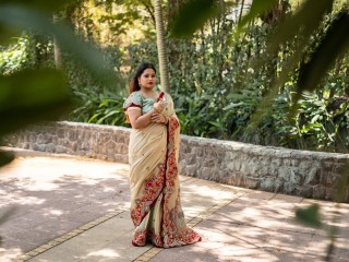 beige-saree-with-red-and-mint-embroidery